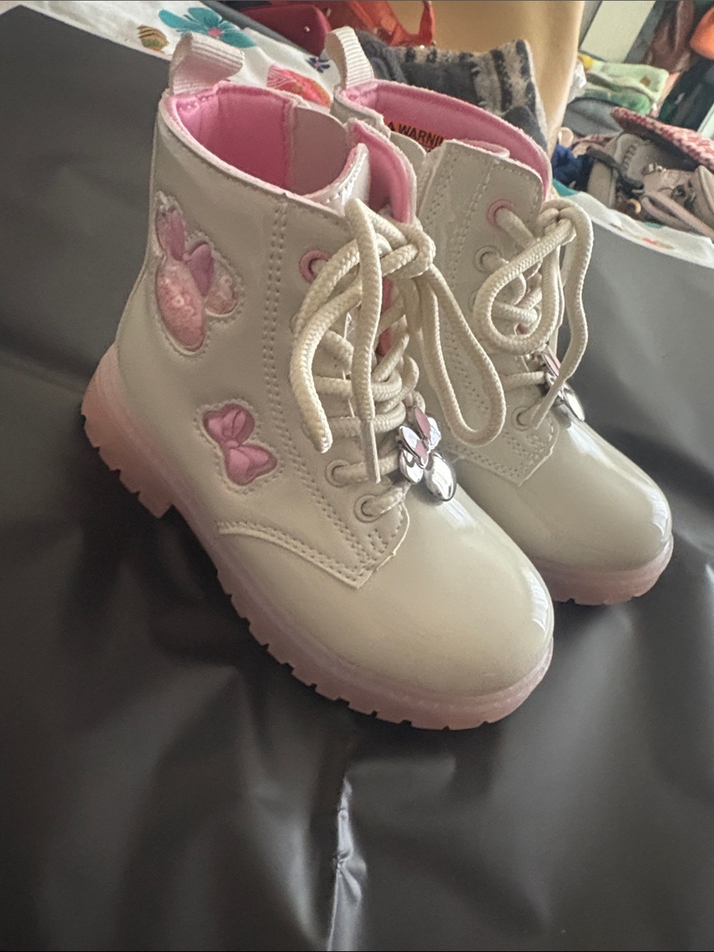 New girls Disney Sz 9 boots Light up Minnie Mouse  new